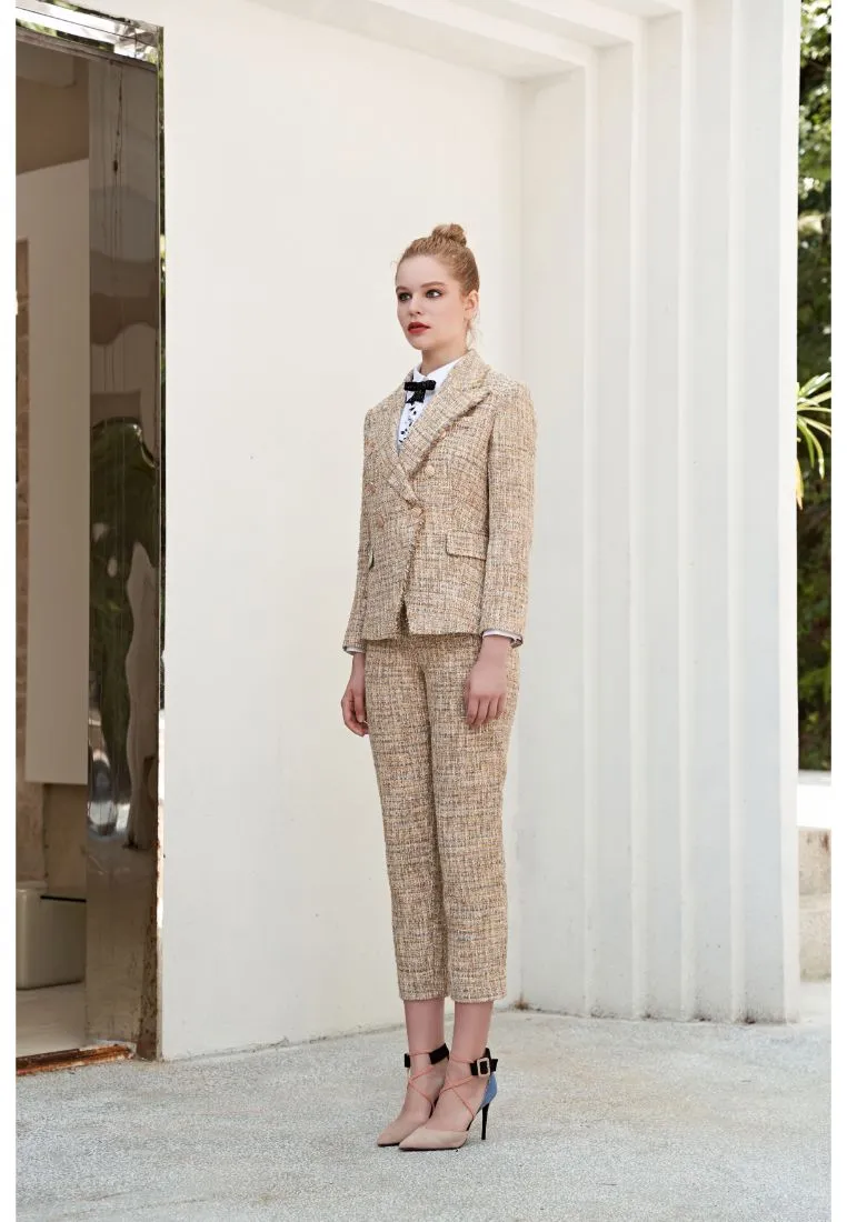 Classic elegant plaid tweed trousers.