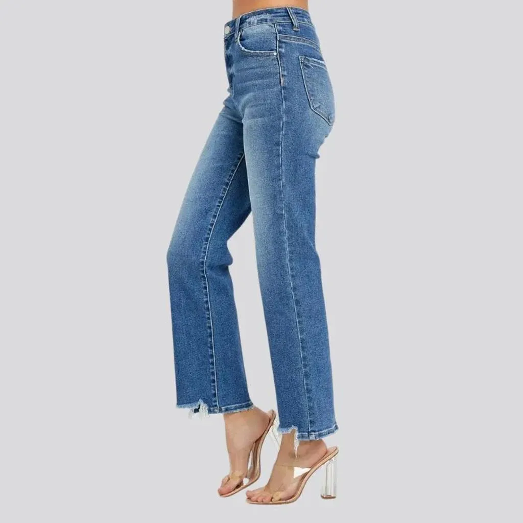 Fashionable frayed jeans for women